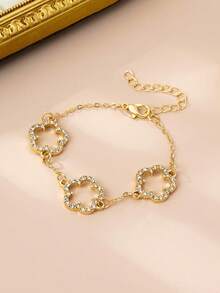 Bộ 4 vòng tay mặt dây chuyền hình cỏ bốn lá rỗng, thời trang và thanh lịch, màu vàng kim loại đính đá, phù hợp với trang phục hàng ngày và lễ hội của phụ nữ, món quà sang trọng. - Vàng - Xem 7
