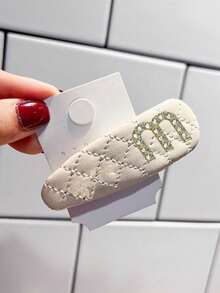 2个PU皮革金属水钻字母刘海夹，时尚百搭女士发饰，优雅情人节礼物 - 彩色 - 查看 3