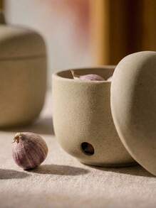 Cirelle 1pc Japanese Thick Pottery Garlic Storage Jar With Lid, Kitchen Ginger, Chili Pepper, Ventilated Storage Box, Household Breathable Fresh-Keeping Container, Moisture-Proof Onion Creative Storage Jar - Stoneware - View 4