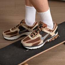 Men's Nike Zoom Vomero 5 Athletic Casual Shoes - Brown/Grey - View 4