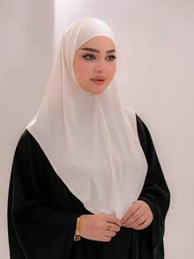 1 peça de hijab/turbante feminino com capuz, cor sólida, que cobre todo o rosto. Estilo clássico, simples, elegante e casual, inspirado no Oriente Médio, árabe, Dubai e Turquia, típico do Islã. Confeccionado em tecido macio, respirável, em mistura de algodão e seda modal. Possui aba longa e funciona como lenço de cabeça e turbante 2 em 1. Ideal para uso diário, festivais, encontros e cultos religiosos. - Multicolorido - Ver 13