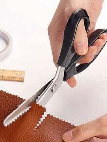 1pc Stainless Steel Serrated Scissors, 5MM Triangle Teeth Fabric Cutting Shears, DIY Sewing Scissors With Saw-Tooth Blade - Serrated - View 1
