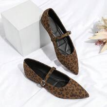 Bailarinas de punta puntiaguda con estampado de leopardo y correa con hebilla, elegantes para vacaciones - Marrón - Ver 10
