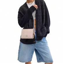 Coach Printed Women's Single Shoulder Crossbody Bag CW204SVPWH - 沙黃色配灰褐色CW204SVPWH - 查看 2