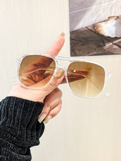 1pc Women's Classic Aviator Fashion , Lightweight Polycarbonate Frame, Soft Tinted Lenses, Casual Style Suitable For Outdoor & Commute, With Glasses Case