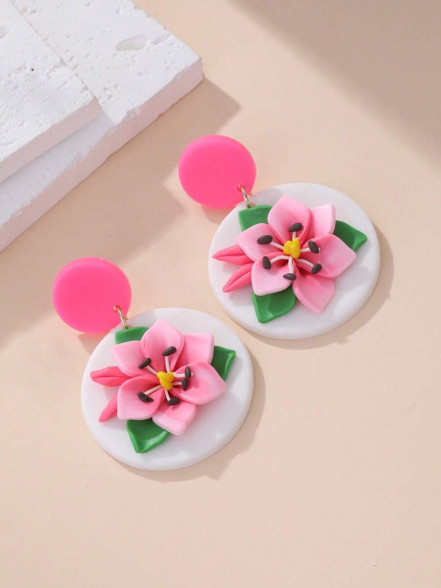 一对全新原创时尚花园系列手工白色底座3D粉色花朵绿叶耳环，自然优雅质感，适合派对、外出和日常佩戴。