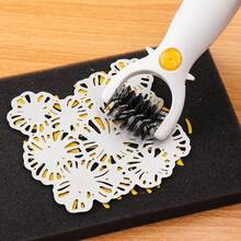 3-In-1 Multifunctional Handcraft Tool Set, Includes Trimming Brush, 3-In-1 Weeding Tool, Brush, Scraper, Punching Tool, Embossing Tool, Retractable Design, Suitable For DIY Paper Cutting, Scrapbooking, Etc. - TT565 - View 7