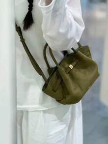 Túi JW Dumpling Bag JH30692 Hana Small dành cho nữ, kiểu dáng mới, có thể đeo vai, đeo chéo hoặc xách tay, đa năng, phù hợp cho công sở, đi chơi, hẹn hò. Chất liệu da lộn nhẹ, bền, rất thời trang và tiện dụng. - Màu xanh lá cây đậm - Xem 5