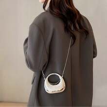 亮面亚克力新月形手拿包，时尚迷你轻便女士手提包，可装口红、零钱、耳机 - 銀色 - 查看 3