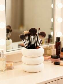 这款北欧风树脂化妆刷架可用作化妆刷架、桌面笔筒或梳妆台收纳盒。它适用于客厅、书房、卧室等各种空间。大容量设计非常适合女生，也可以作为圣诞礼物送给女朋友。 - 彩色 - 查看 15