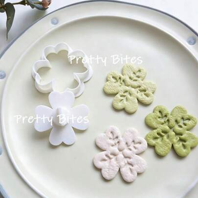 Lucky Clover Biscuit Mold Leaf Texture Four Leaf Clover Cookie Cutting Mold Fondant Cake Stamp Cookie Cutter Pastry Baking Tool