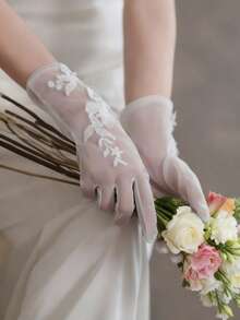 1 Pair Women's Beige Embroidered Lace Mesh Gloves, Pearl Tulle Bridal Gloves, Wedding Party Event Gloves - Beige - View 6