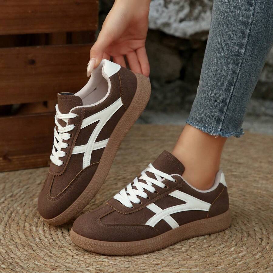 1双女士条纹拼接低帮休闲鞋，年轻时尚街头风，绒面革系带平底运动鞋，百搭舒适，适合日常穿着 - 棕色 - 查看 1