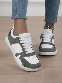 女士极简宽头滑板鞋，轻便防滑宽头运动鞋，时尚百搭宽头平底鞋，适合脚宽的青少年休闲运动鞋，男女通用零落差宽头休闲鞋，为您的双脚提供舒适的空间。 - 白灰 - 查看 8