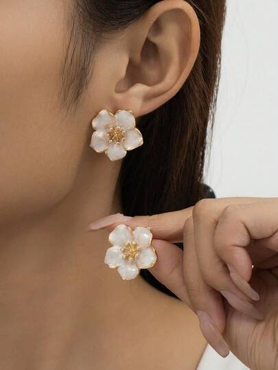 1 par de pendientes elegantes y delicados de flor de 5 pétalos de esmalte blanco, adecuados para uso diario, uso en fiestas, gran regalo para novia, mamá
