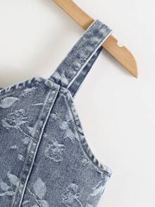 Bộ 2 món cho bé gái, gồm áo ba lỗ không tay in họa tiết hoa hồng và chân váy denim xếp ly thời trang, đa năng. - Rửa trung bình - Xem 4