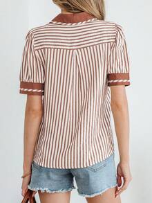 Acelitt 卡其色条纹翻领V领花瓣袖上衣 - 卡其色 - 查看 2