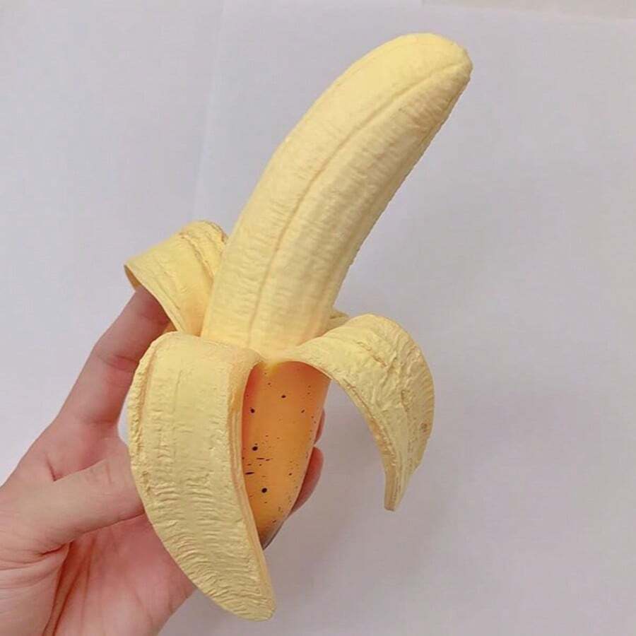 1个香蕉造型挤压减压香味软萌玩具，可爱生日礼物，新奇玩具