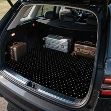 1 pieza Alfombra de baúl con estampado de lunares en blanco y negro - Forro de piso de poliéster duradero y práctico para viajes diarios, carga segura y elevación, alfombra de baúl de coche, accesorio interior de vehículo, regalo de Navidad - alfombrilla del maletero - Ver 4
