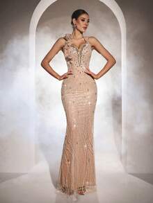 Astony One 优雅香槟色花卉露背晚礼服，迷人的深V领亮片连衣裙，饰以闪耀的水钻，搭配修身鱼尾裙摆。专为红毯活动、奢华婚礼、生日派对、派对、品牌盛会、颁奖典礼、毕业典礼和正式晚宴等春季场合而设计。 - 香檳色 - 查看 4