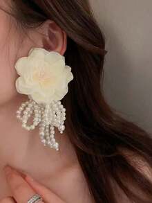 1对时尚优雅夸张花朵珍珠流苏耳环 - 白色 - 查看 2