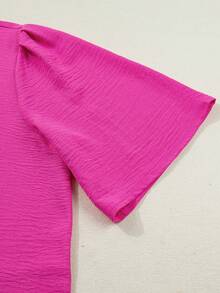 Acelitt V领短袖女式上衣，常规下摆，V领开衩面料衬衫 - 玫瑰紅 - 查看 7