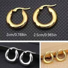 Khuyên tai vòng nữ bằng thép không gỉ mạ vàng 18K, không gây dị ứng, nặng 83,48g, dày 5mm, trang sức thiết kế tối giản cổ điển thanh lịch và thời trang, phù hợp cho đeo hàng ngày, đi nghỉ lễ và dự tiệc. - Vàng - Xem 2