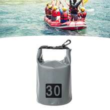 Una bolsa impermeable para exteriores de color gris con capacidad de 30 litros para rafting en la playa, con diseño de un solo hombro. - Gris - Ver 5