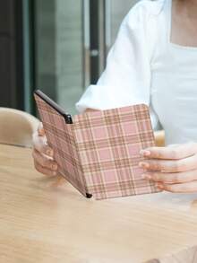 1pc Minimalist Gray & Pink Plaid Pattern Printed Kindle Protective Case, Suitable For Kindle NK 11/Kobo/Kindle Paperwhite 5/Kindle 2024, With Auto Wake/Sleep Function, Lightweight & Convenient, Perfectly Fit To Protect Your Reading Device, Romantic & Practical Gift - Multicolor - View 6