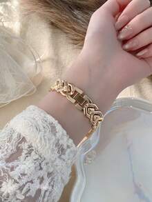 1pc Women's Round Gold Quartz Watch, Elegant Minimalist Design, Suitable For Daily Wear, Birthday/Graduation Gift, Casual Gatherings And Parties - Gold - View 5