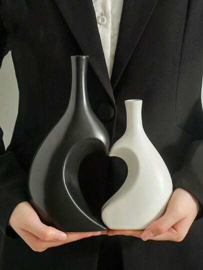 2pcs Heart-Shaped Vases, Plastic Vases, Nordic Style Decorative Vases, Black & White Minimalist Vases, Suitable For Living Room, Bedroom, Office Desk, Decoration Scenes, Room Decor, Home Decor, Office & Bedroom Accessories For Dried Flower Arrangement