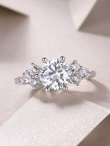 925纯银莫桑石戒指，低过敏性，订婚/结婚戒指，简约设计，百搭日常佩戴，情人节、生日、婚礼礼物佳选，附赠礼盒和证书 - 銀色 - 查看 8