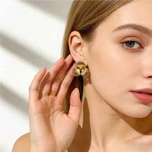 1 Pair, Gold Floral Women's Earrings, 14K Gold Plated Stainless Steel Ear Rings - Fashionable Retro Elliptical Three Pieces Petal Square Earrings, Creative Geometric Irregular Design, Elegant Flower Earrings, Wedding Jewelry - Jewelry, Suitable For Daily Wearing / Wedding Venue / Party Gathering / Banquet - Gold - View 7