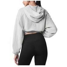 Alo Yoga Women's Accolade Cropped Full Zip Hoodie | Premium Heavyweight French Terry Fleece Sweatshirt | Luxury Soft Short Length Zip-Up Outerwear | Classic Streetwear Cropped Hooded Jacket | Urban Fashion Slimming Boxy Fit Gym Apparel | Athletic Leisure Jumper With Chrome Logo - Light Grey - View 2