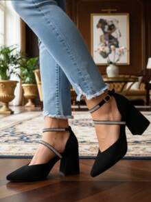 salto alto Scapin com fivela strass bico 8 cm - Preto - Visão 1