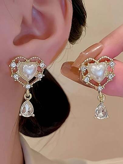 一对复古宫廷风镂空心形耳环，人造珍珠精致耳环，适合舞会和宴会，奢华时尚配饰
