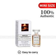 Maison Margiela 'REPLICA' By The Fireplace Eau De Toilette With Chestnut, Vanilla, And Clove Oil Mini Splash EDT 0.2 Fl Oz /7ml Unisex Perfume - Bên cạnh lò sưởi - Xem 1