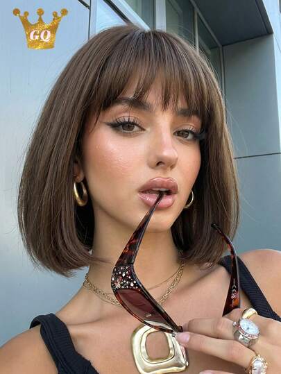 12英寸经典波波头棕色假发，女士合成假发，带刘海，深棕色高温纤维材质，适合约会之夜和日常佩戴。