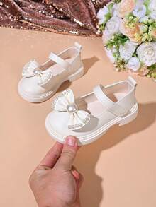 Giày búp bê Mary Jane thanh lịch cho bé gái với nơ ngọc trai - Khóa điều chỉnh, chất liệu giả da bền chắc, giày thời trang dự tiệc và đi hàng ngày cho trẻ em. - trắng - Xem 7