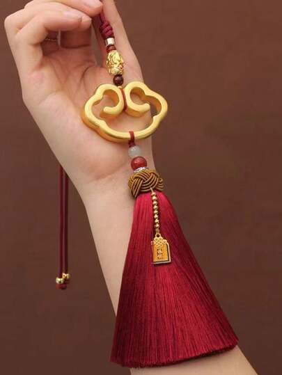 镀金幸运云汽车挂饰，优雅流苏后视镜挂件，寓意好运与守护，独特汽车内饰装饰礼品