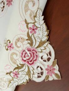 1pc Handmade Embroidered Hollow Floral Tablecloth, Romantic Elegant Dust-Proof Tablecloth, Suitable For Dining Table, Coffee Table, Tea Table, Daily Home Use And Wedding Party Decoration - Red - View 5