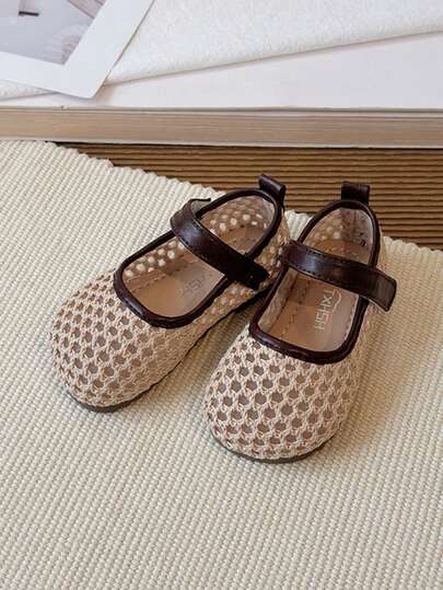 1 Pair Girls' Summer New Princess Style Fashion Hollow Lace Breathable Hook And Loop Flat Sandals, Fashionable Lightweight Comfortable Cute Sandals For Little Girls, Suitable For Daily Wear, Parties, Outdoor, School, Vacation