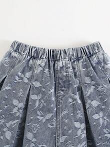 Bộ 2 món cho bé gái, gồm áo ba lỗ không tay in họa tiết hoa hồng và chân váy denim xếp ly thời trang, đa năng. - Rửa trung bình - Xem 6