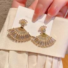 一对奢华锆石扇形耳环，适合女士参加派对、晚宴、舞会、日常佩戴、节日礼物等场合。 - 彩色 - 查看 3