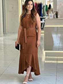 Elegant Women's Dress In Marrant Sensorial Fabric, Waist Tie For Adjustment And Cinched Effect With Slight Asymmetrical Cut, Summer 2025. - 鏽棕色 - 查看 2