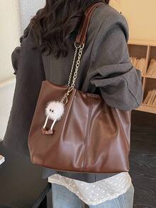 经典咖啡色女士手提包；配有可爱毛绒吊坠装饰；双金属链条肩带，现代都市通勤风格；实用大容量，适合购物和外出；精致磁扣设计；多功能可折叠；采用耐用防水PU材质；适合送礼、购物、约会、工作、摄影、度假等各种场合。 - 棕色 - 查看 5
