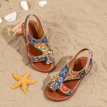 Một đôi dép xăng đan trẻ em đầy màu sắc và thời trang, hoàn hảo cho mùa hè, kiểu dáng Bohemian, phù hợp cho những dịp thường ngày và các sự kiện trang trọng nhẹ, hẹn hò với bạn bè, đi chơi hàng ngày và tụ họp ngoài trời, dép xăng đan đi biển cho bé gái, dép xăng đan trẻ em, dép xăng đan trẻ em, giày đi biển, giày trẻ em. - Nhiều màu - Xem 4