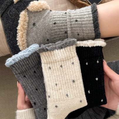 5双韩版羊毛女袜，加厚保暖羊绒混纺中筒袜，复古波点荷叶边袜口，适合秋冬季穿着