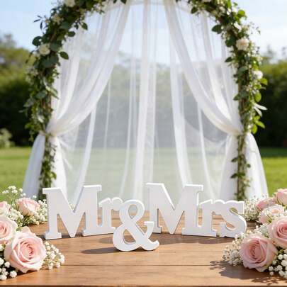 3pcs Wooden "Mr & Mrs" Decorative Signs, Suitable For Weddings, Bridal Showers, Valentine's Day And Celebrations, With Desktop Decor And Photo Props. Wedding Table Decor - Wedding Gift, Important Holiday Celebration Decor - Perfect Anniversary Party Props | Valentine's Day And Bridal Photo Accessories, Beach Wedding Decor, Wedding Reception Table Center Decor