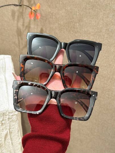 3pcs Vintage Fashion Large Frame Square Glasses Set, Includes Black Chic, Leopard Print Retro, And Tortoiseshell Classic Frames. Decorated With Metal Rivets, Lightweight And Comfortable Wear. Fashionable Glasses Set For Women, Suitable For Various Occasions Like Fashion Outfits, Beach Vacation, Driving, Camping, Etc.